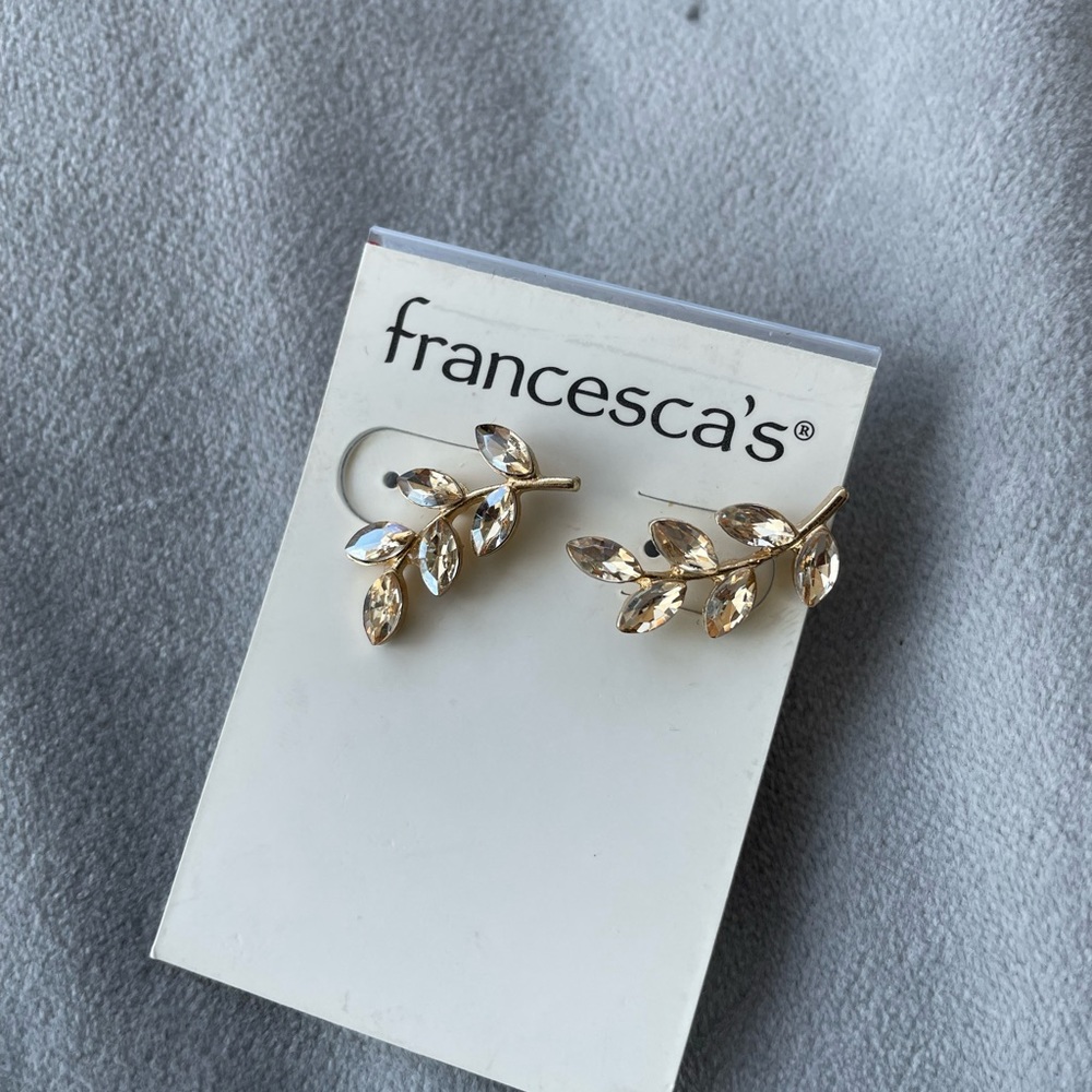 FRANCESCA’S Leaf Earrings